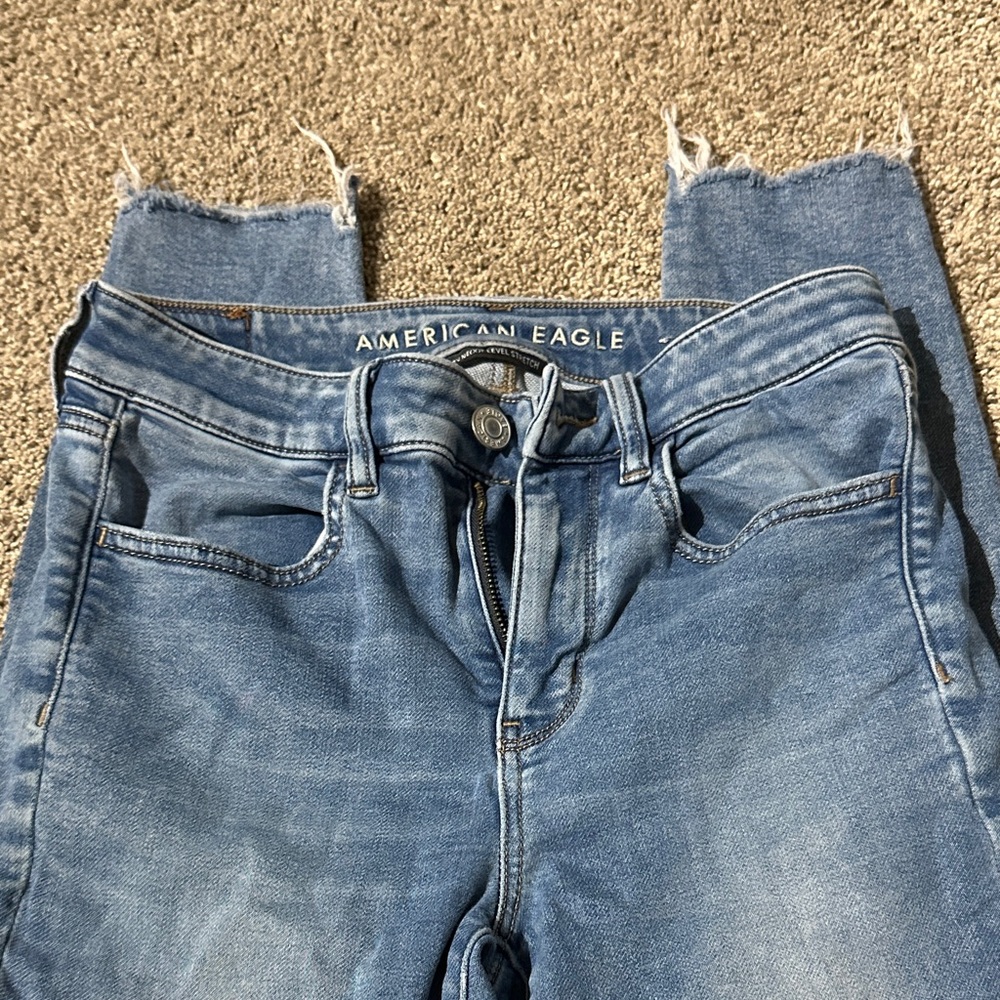 American Eagle Outfitters Light Blue Cropped Jeans- Like New!
